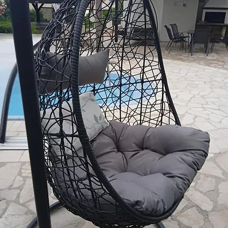 Pharia With Pool, Jacuzzi, Sauna *
