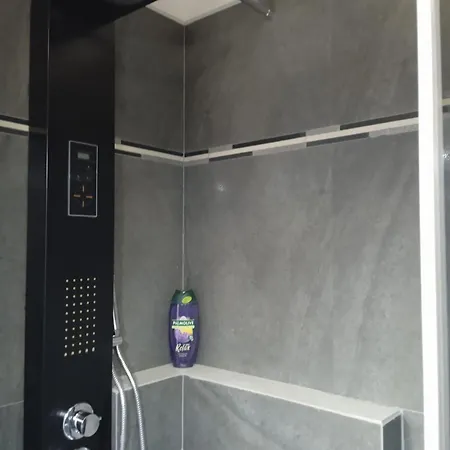 Pharia With Pool, Jacuzzi, Sauna * 스타리 그라드
