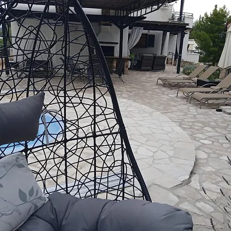 Pharia With Pool, Jacuzzi, Sauna